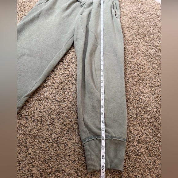 Aerie Women’s Size Small Jogger Sweatpants Sage Green Zipper Pockets Drawstring - Picture 5 of 6
